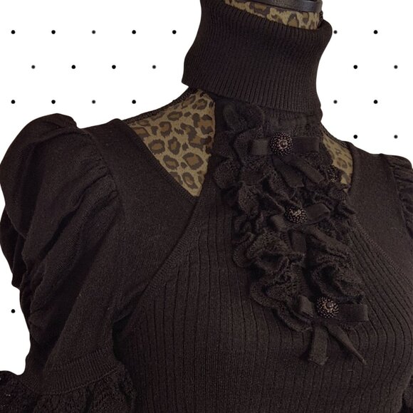 Stunning black sweater with neck cuff and ruffled details - Picture 2 of 5